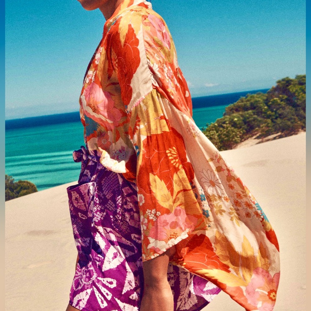 🌺🎉HP🎉🌺 NWT Spell & The Gypsy Tyler Short Kimono Robe Chili